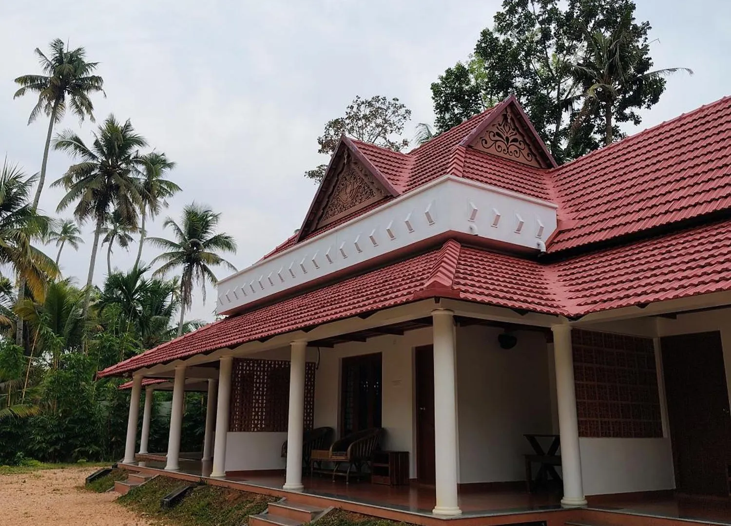 Rezort Hotel The Royal Island Mundrothuruth