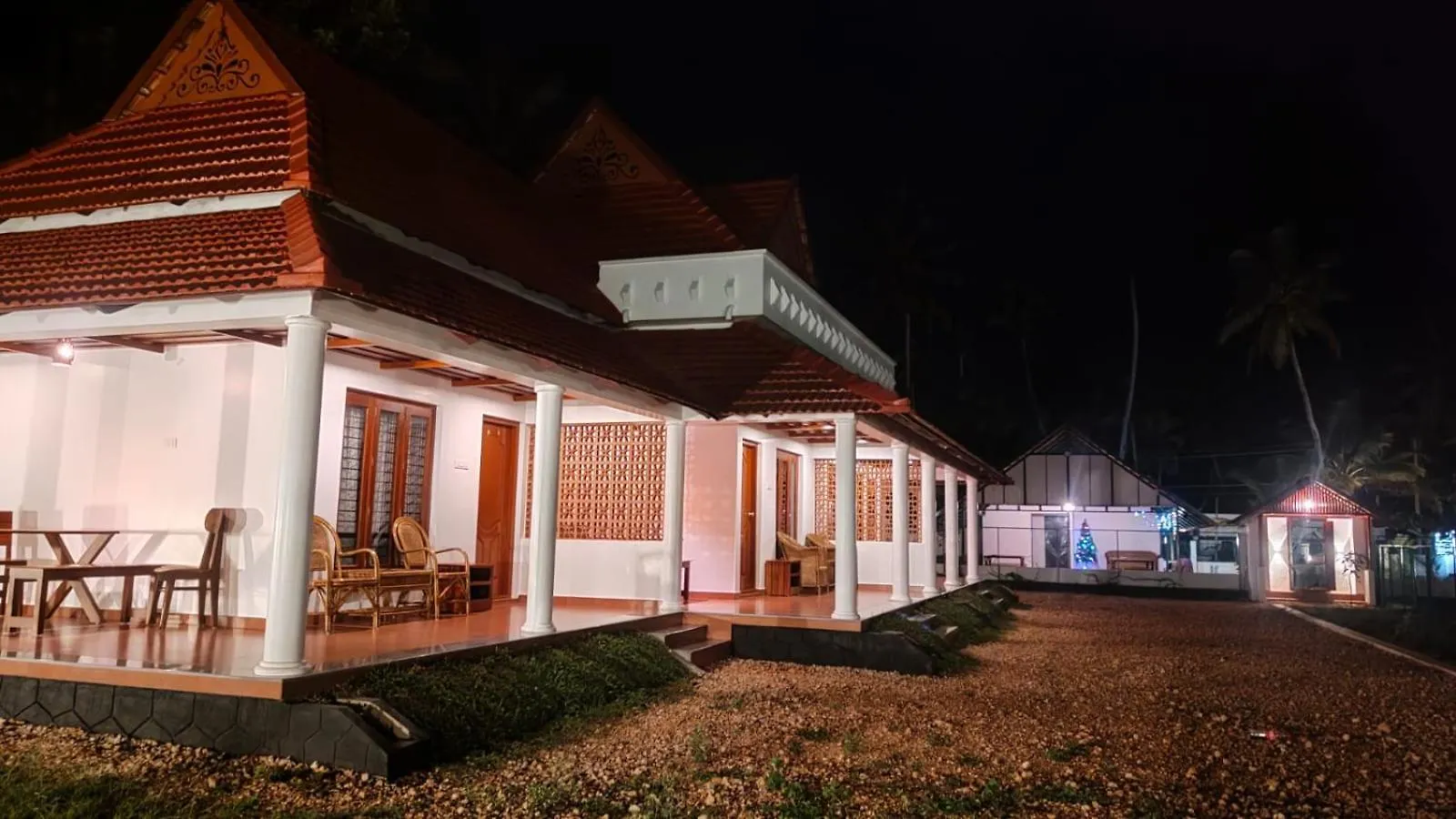 Resort The Royal Island Hotel Mundrothuruth